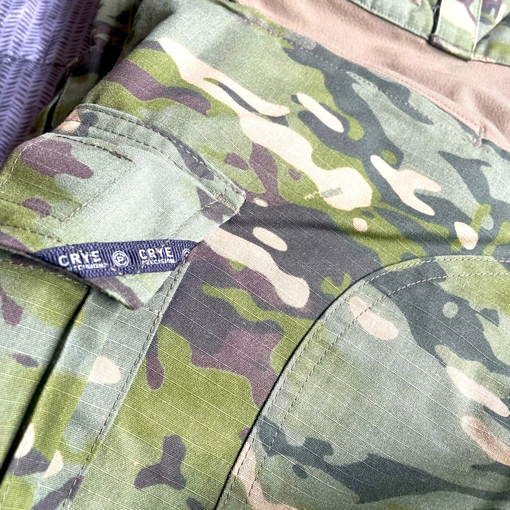Crye Precision G3 combat Pants 32R in tropic multicam 
Perfect condition.